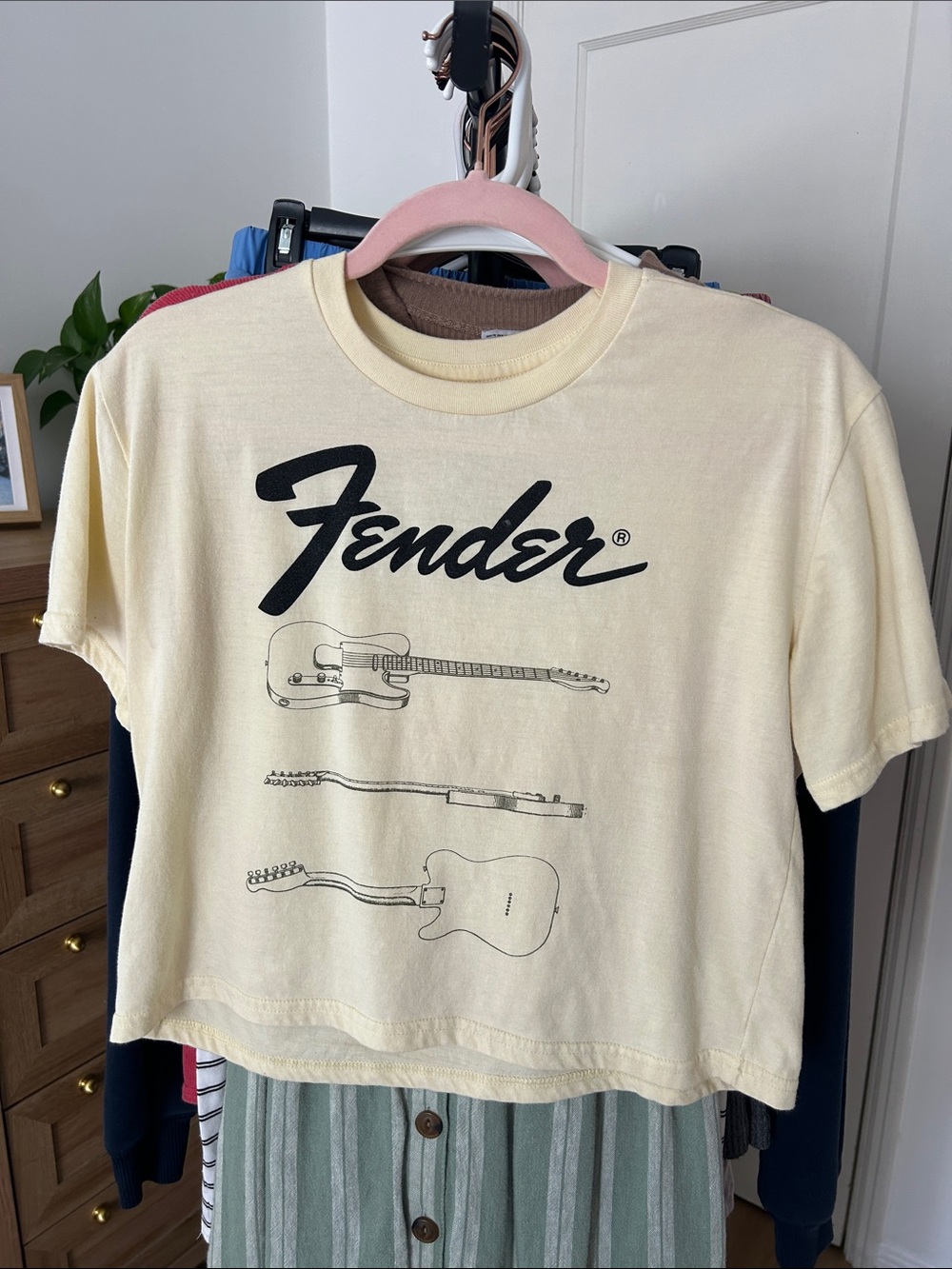 Fender Cropped Tee. Size medium. PTP 19”.
